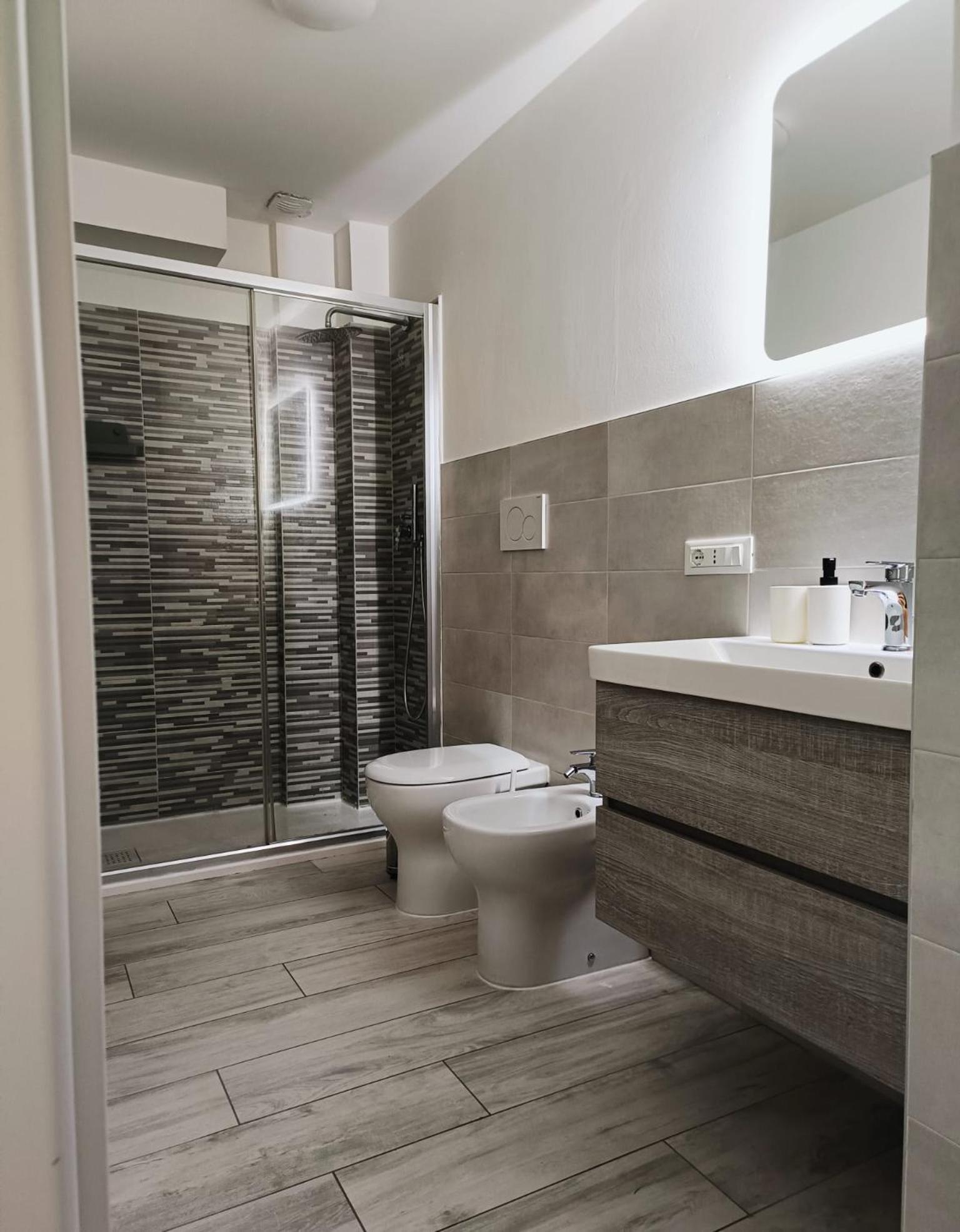 Yr Apartments Milan - Bocconi Luaran gambar